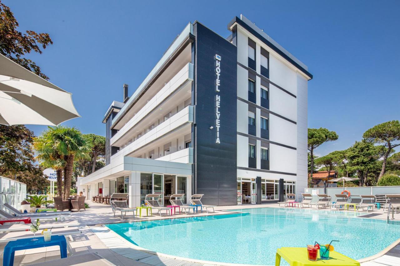 Hotel Helvetia Lignano Sabbiadoro Bagian luar foto