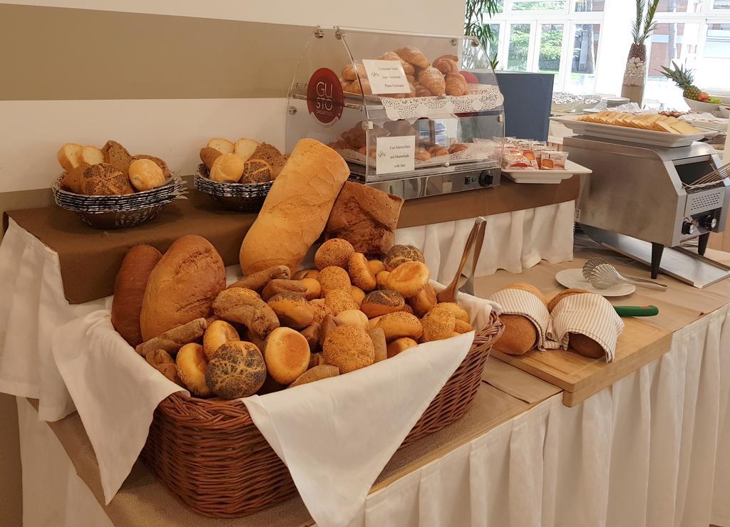 Hotel Helvetia Lignano Sabbiadoro Bagian luar foto